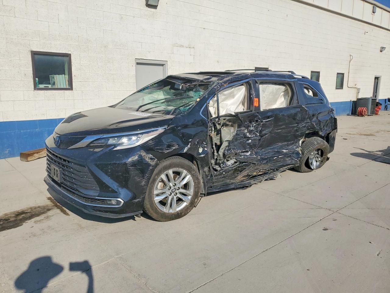 5TDZSKFC0NS051775 · 2022 TOYOTA SIENNA