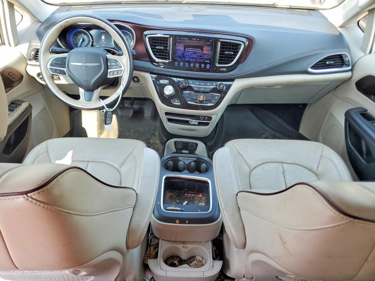 2C4RC1GG8HR821713 · 2017 CHRYSLER PACIFICA · 8/13