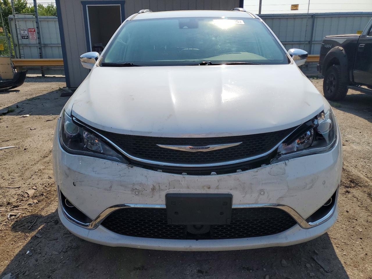 2C4RC1GG8HR821713 · 2017 CHRYSLER PACIFICA · 5/13