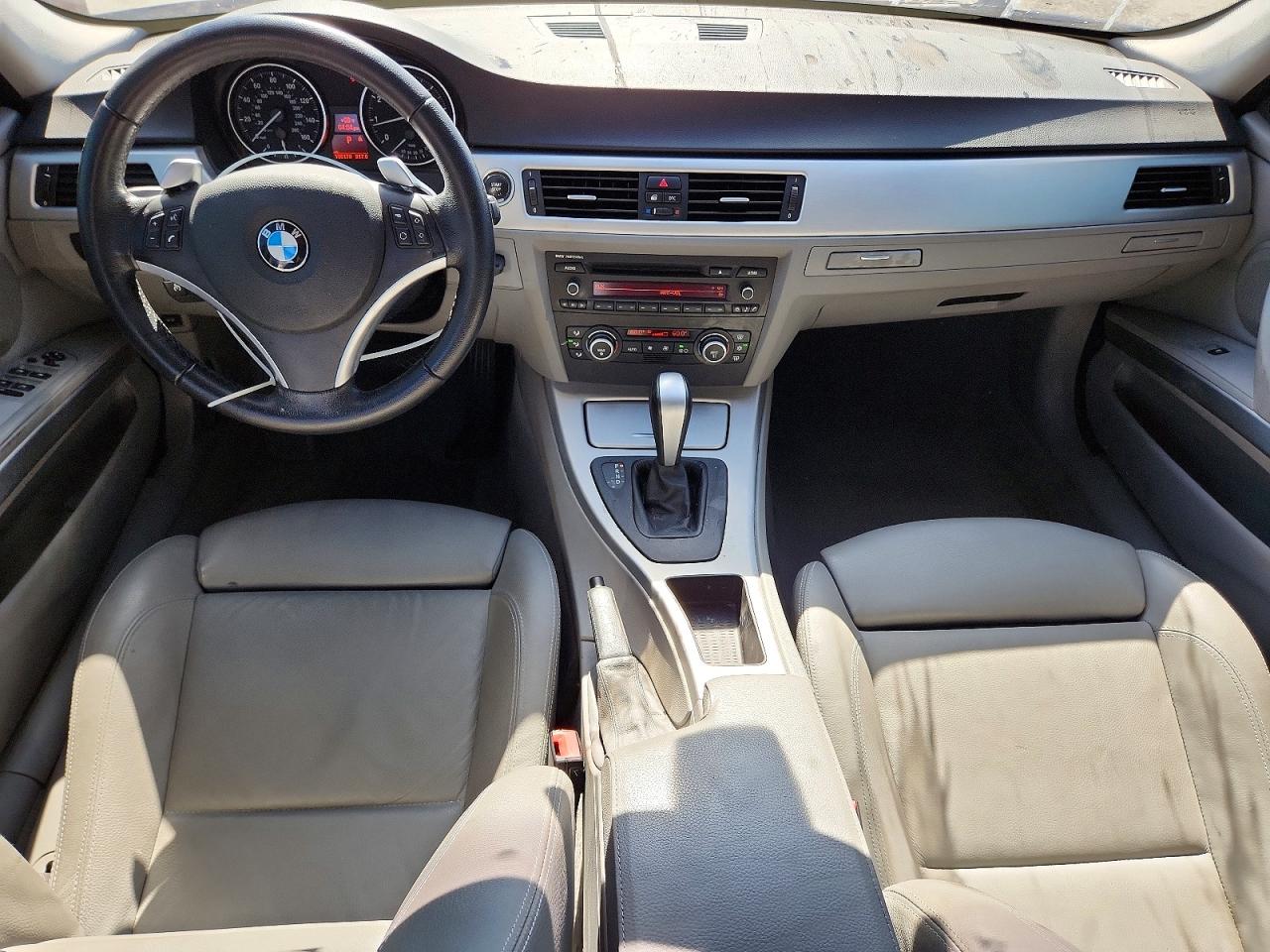 WBAPH53509A437304 · 2009 BMW 328 · 8/12