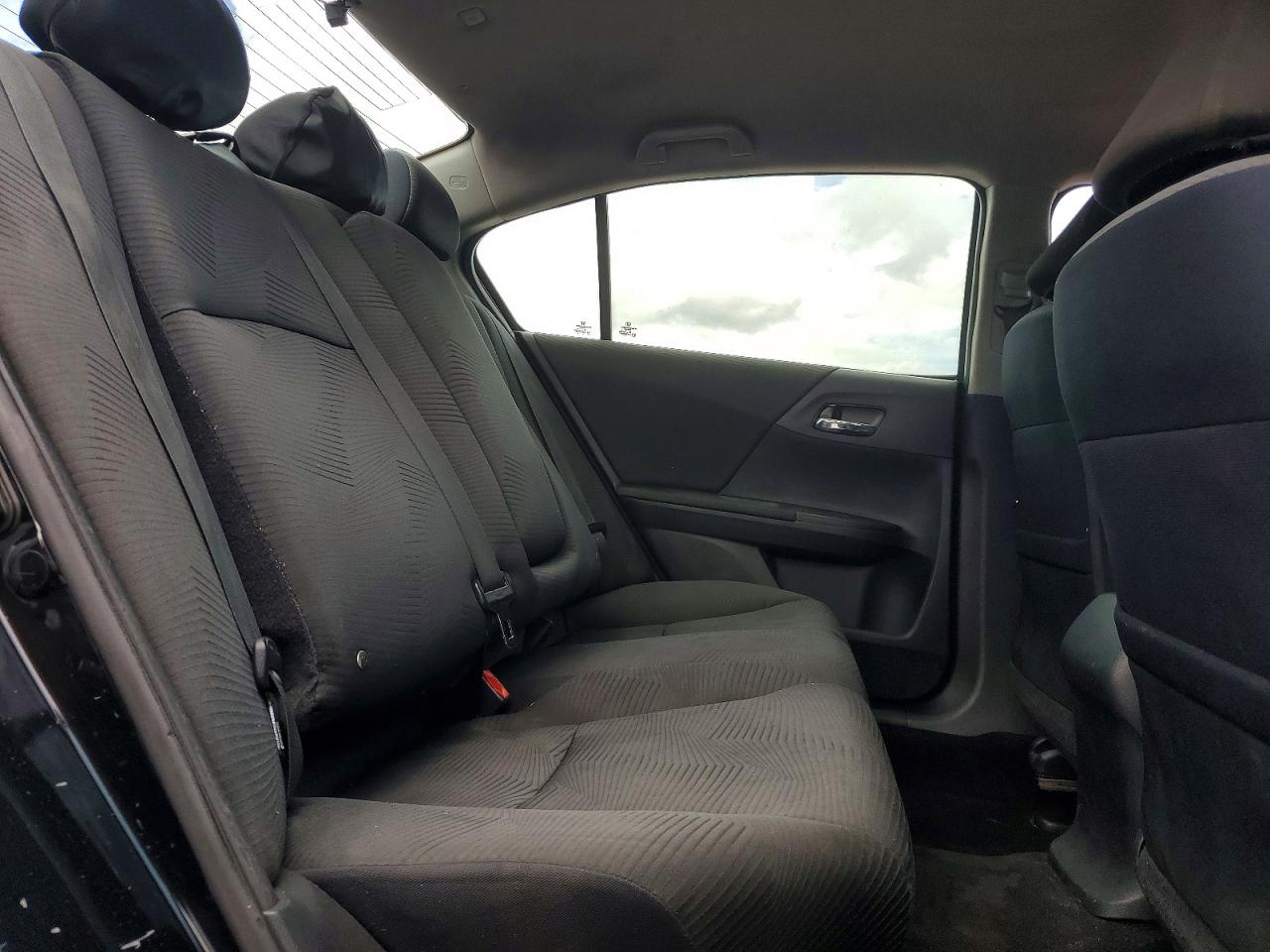 1HGCR2F35GA103811 · 2016 HONDA ACCORD · 10/12