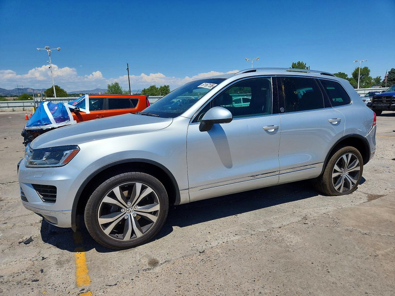 WVGRF7BP5HD004411 · 2017 VOLKSWAGEN TOUAREG