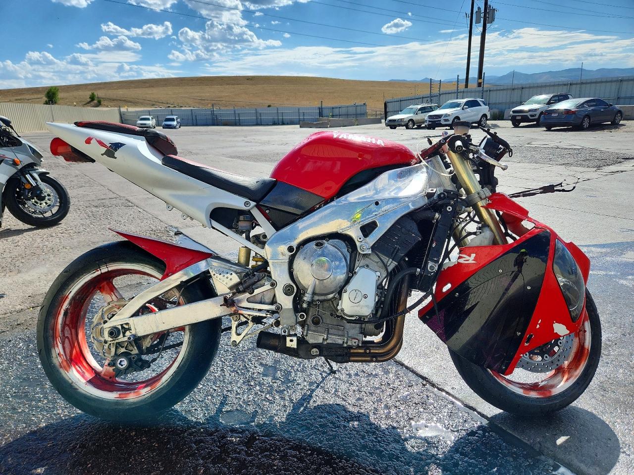 JYARN02E8XA001642 · 1999 YAMAHA YZFR1