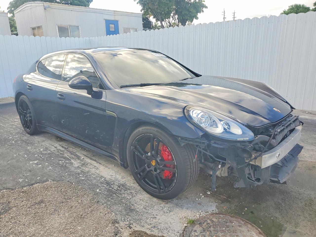 WP0AA2A76GL001736 · 2016 PORSCHE PANAMERA · 4/12