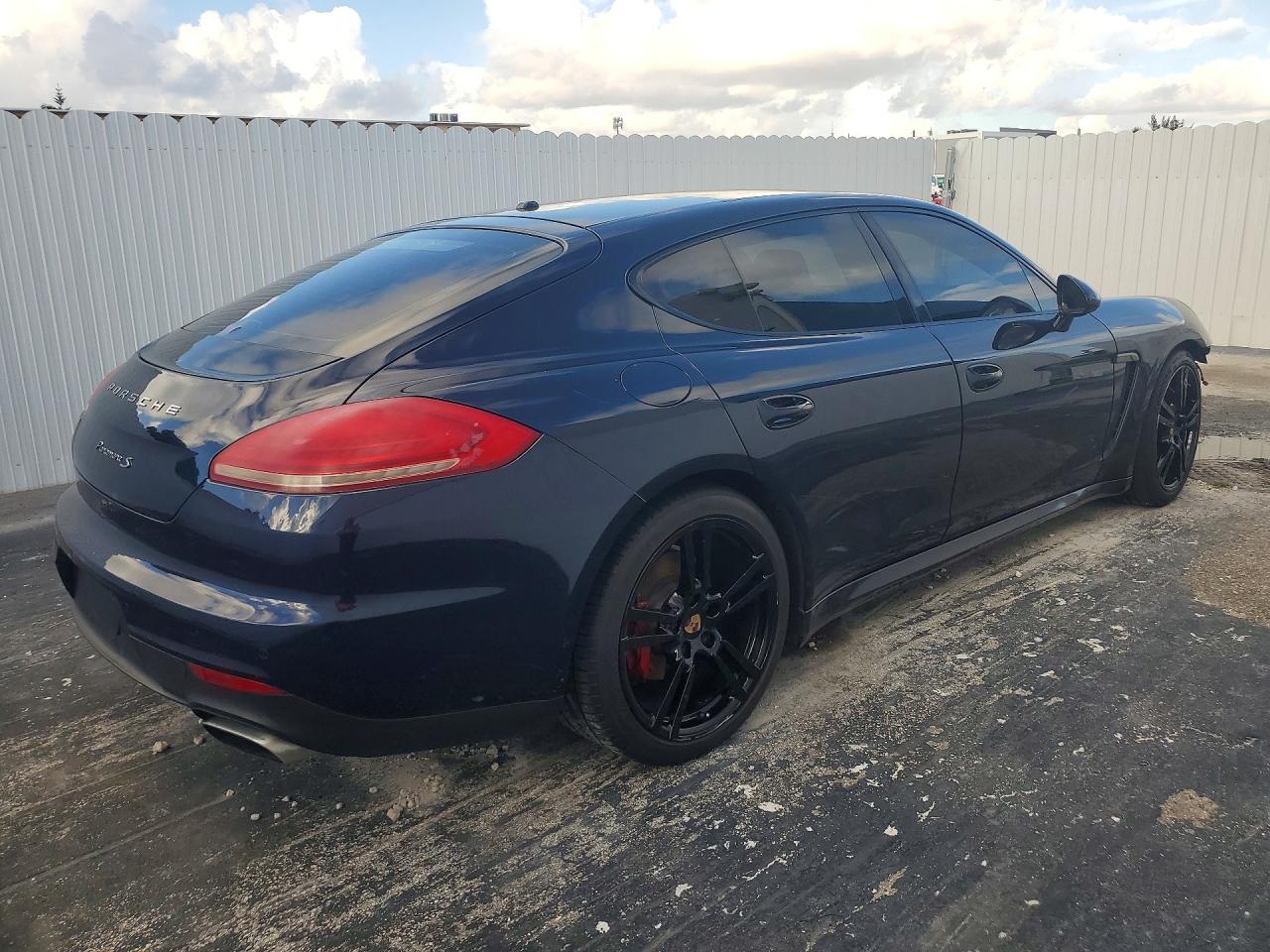WP0AA2A76GL001736 · 2016 PORSCHE PANAMERA · 3/12