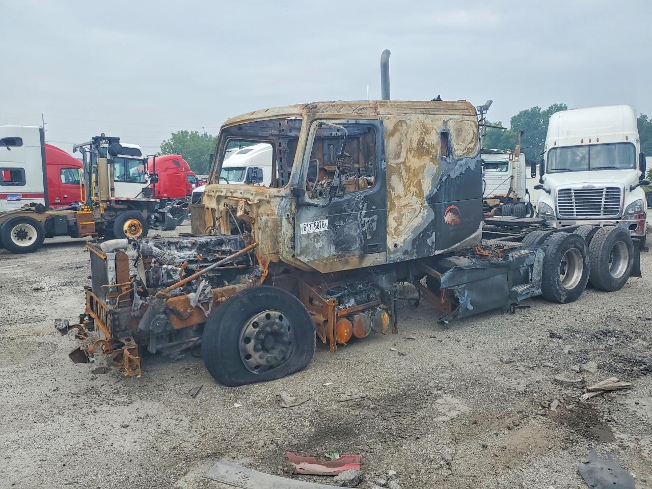 4V4NC9GH77N454728 · 2007 VOLVO VN