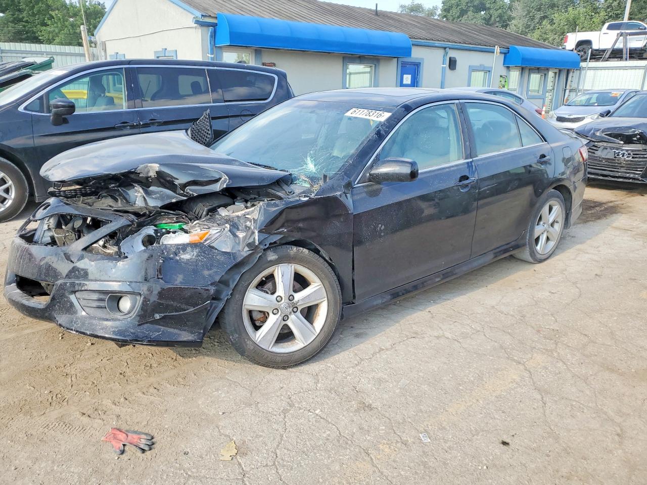 4T1BK3EK8BU628149 · 2011 TOYOTA CAMRY