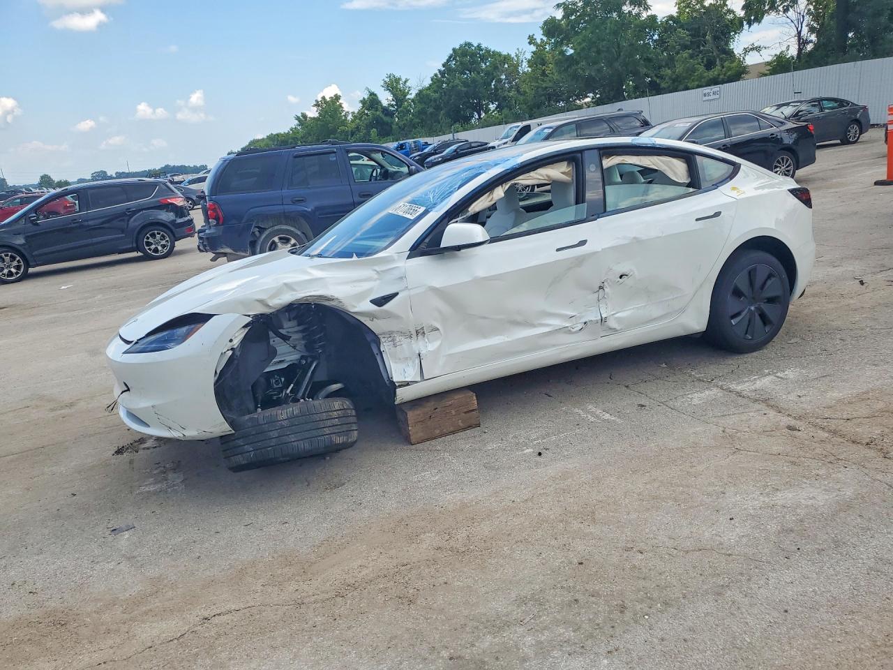 5YJ3E1EA9SF015607 · 2025 TESLA MODEL 3
