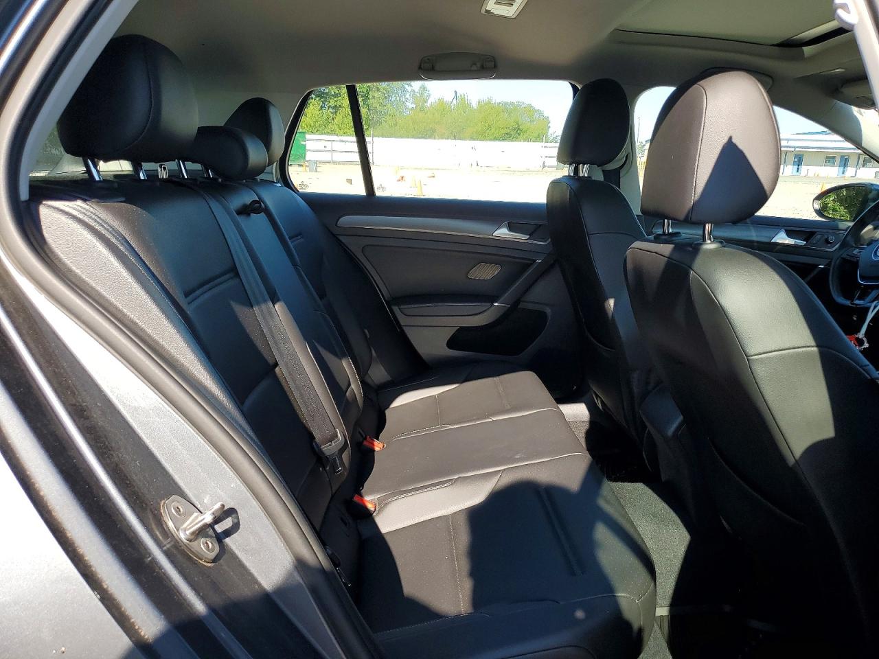 3VWG57AU3KM032299 · 2019 VOLKSWAGEN GOLF · 10/12