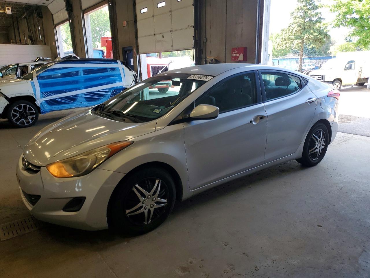 5NPDH4AE0BH049300 · 2011 HYUNDAI ELANTRA