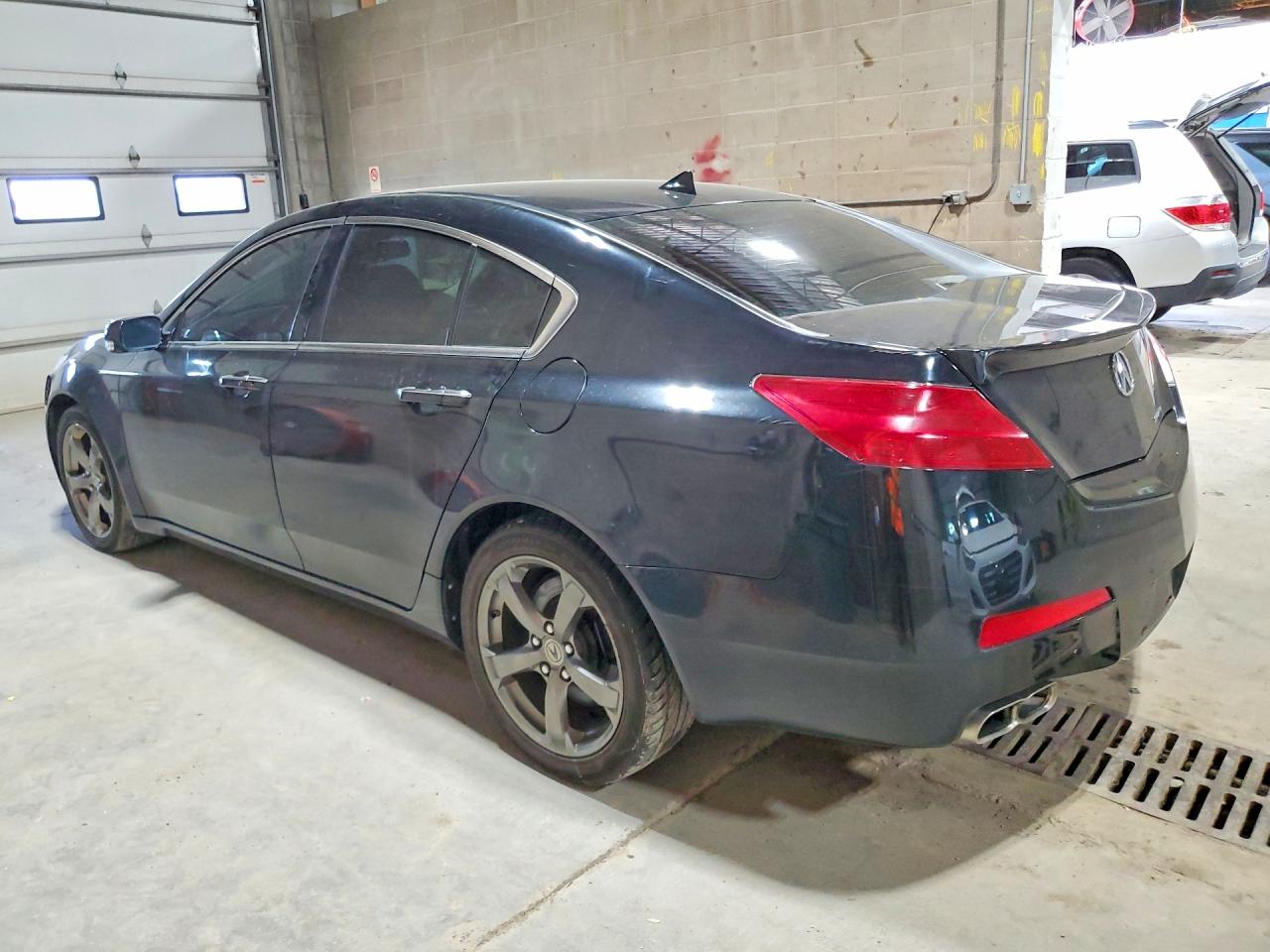 19UUA9F51BA002859 · 2011 ACURA TL · 2/12