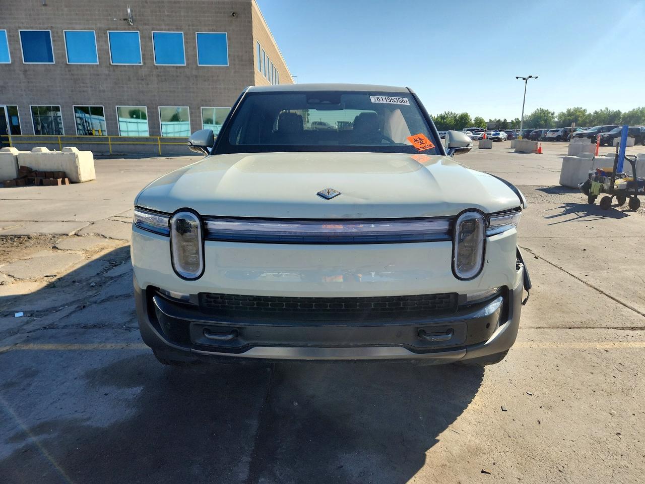 7FCTGCAA1SN041349 · 2025 RIVIAN R1T · 5/12