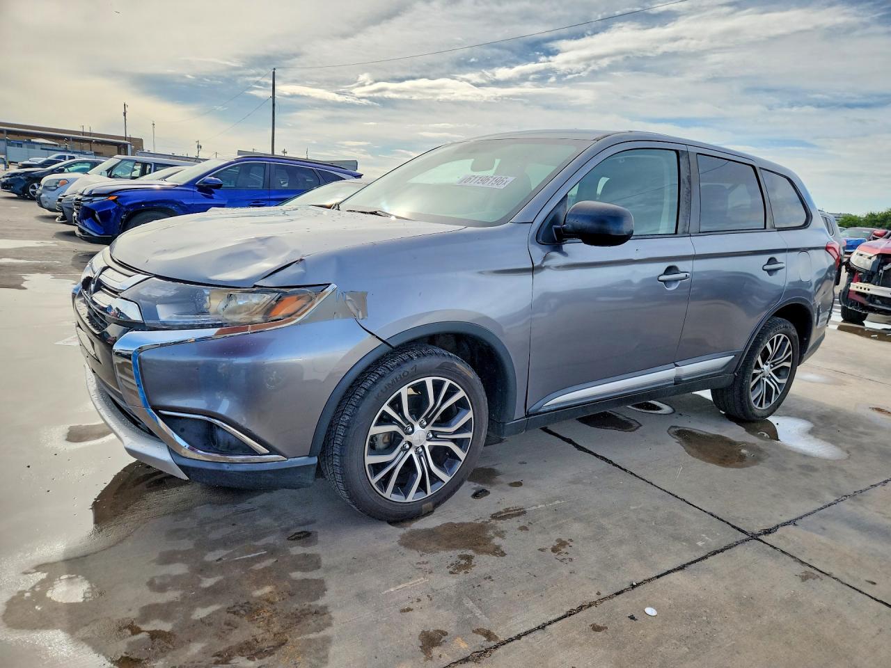 JA4AD2A38JJ003814 · 2018 MITSUBISHI OUTLANDER