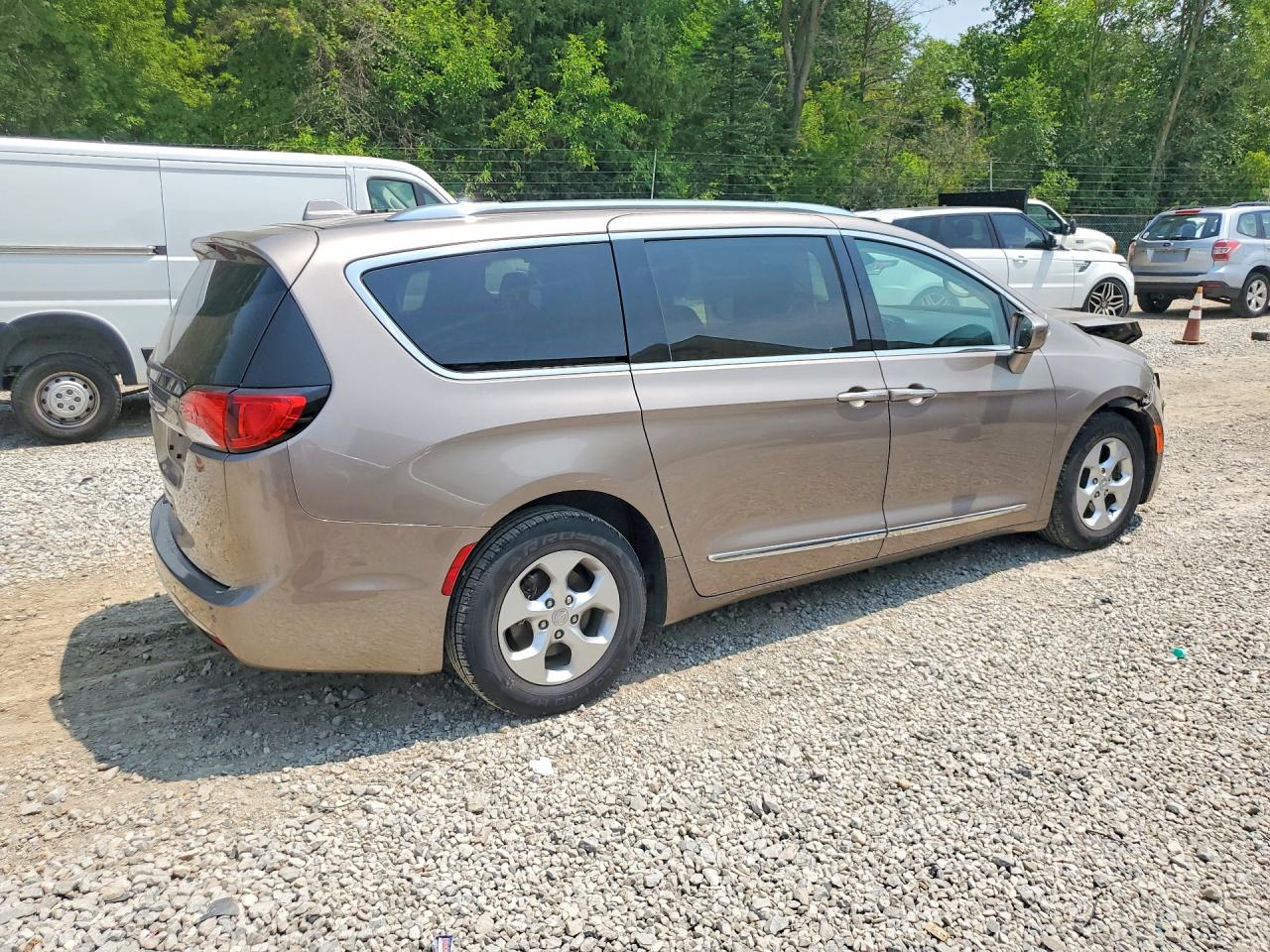 2C4RC1EGXHR804592 · 2017 CHRYSLER PACIFICA · 3/13