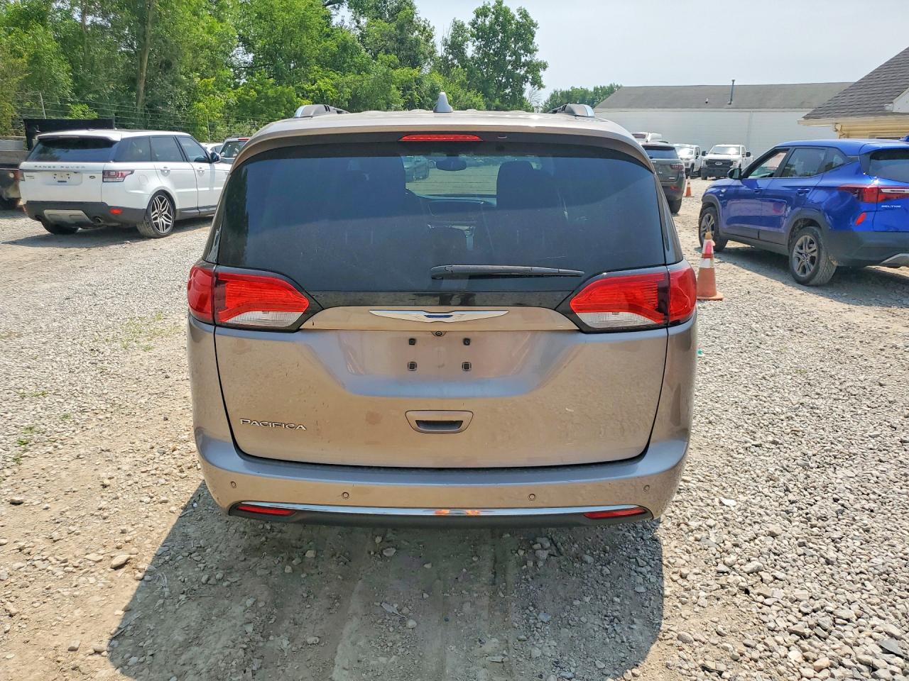 2C4RC1EGXHR804592 · 2017 CHRYSLER PACIFICA · 6/13