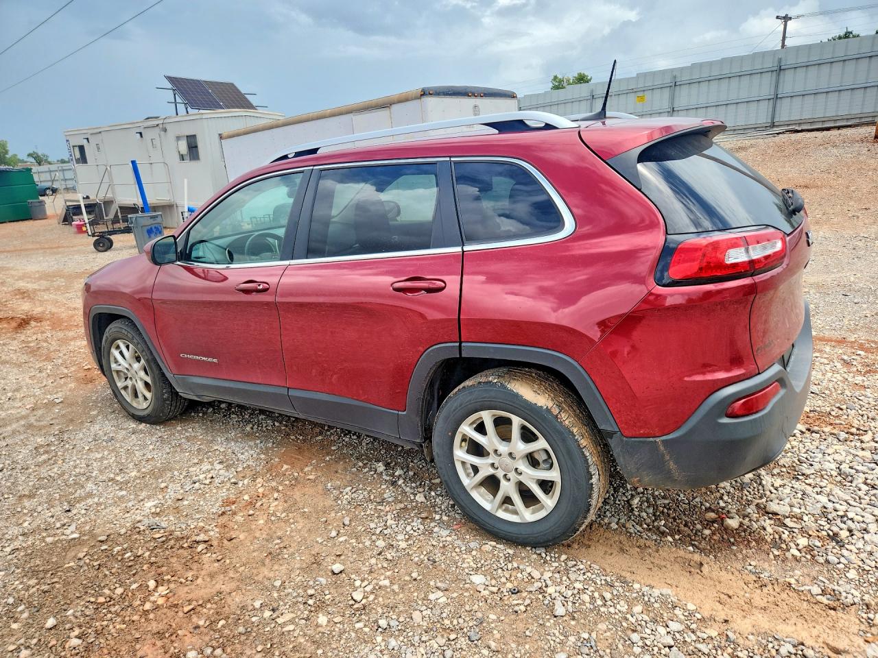 1C4PJLCB3HW619629 · 2017 JEEP CHEROKEE · 2/13