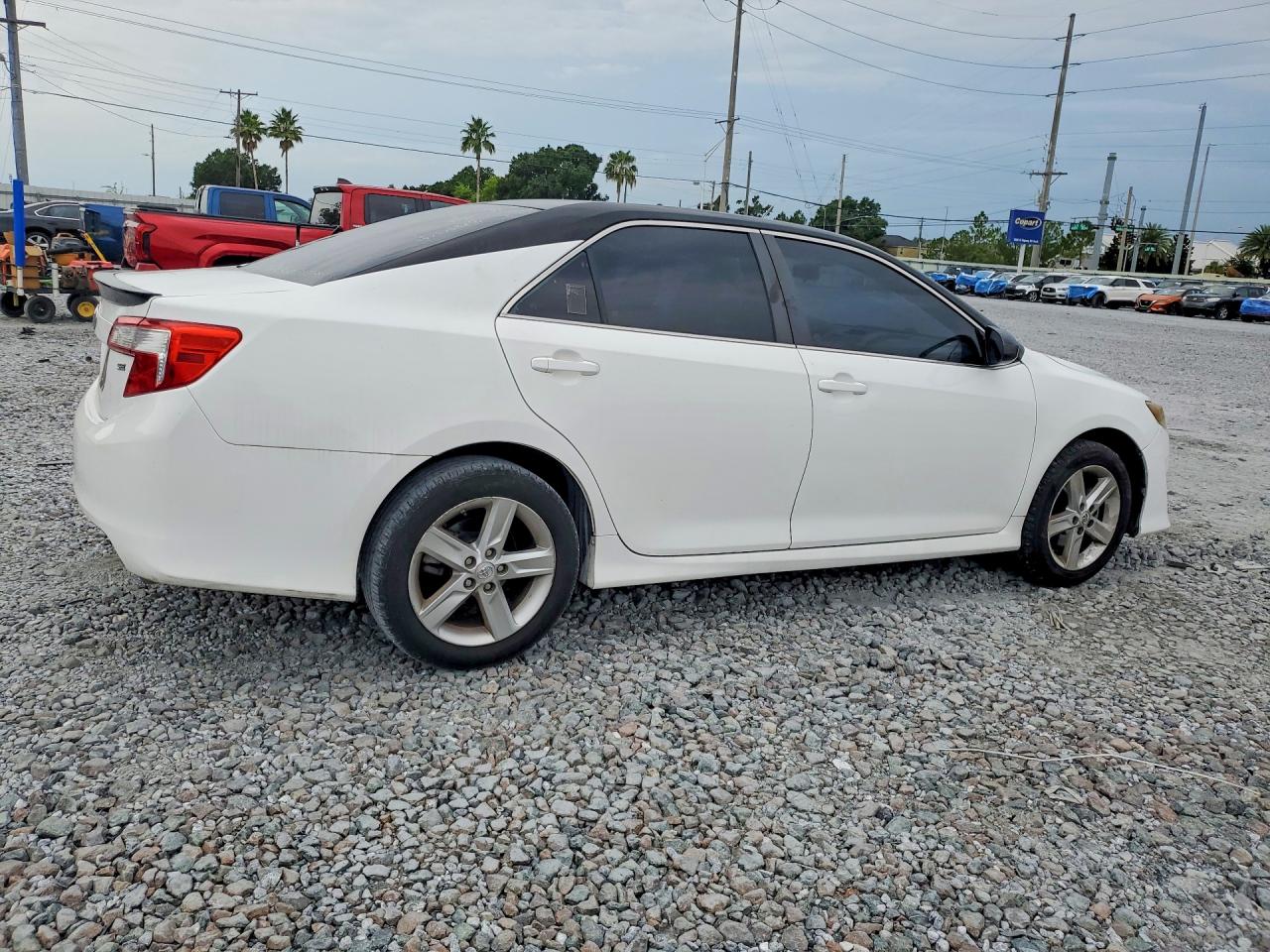 4T1BF1FK1EU334961 · 2014 TOYOTA CAMRY · 3/12
