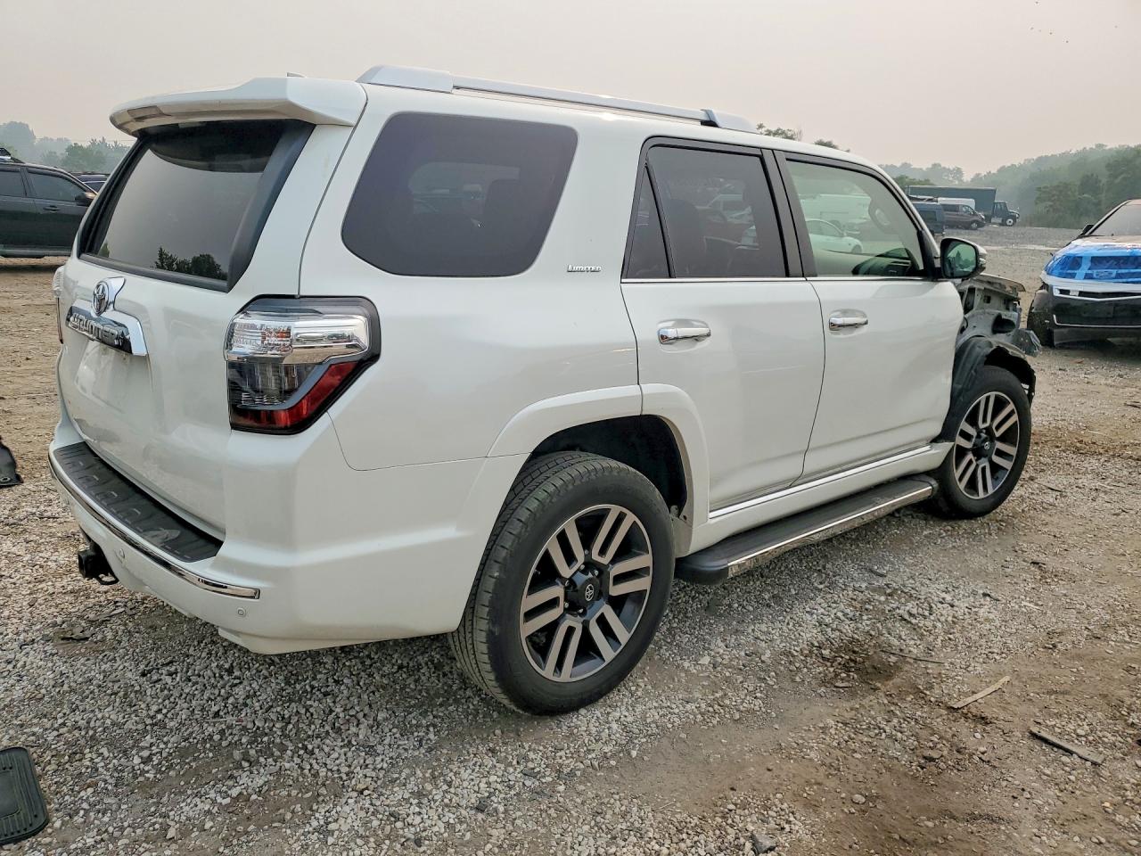 JTEBU5JR0G5353449 · 2016 TOYOTA 4RUNNER · 3/14
