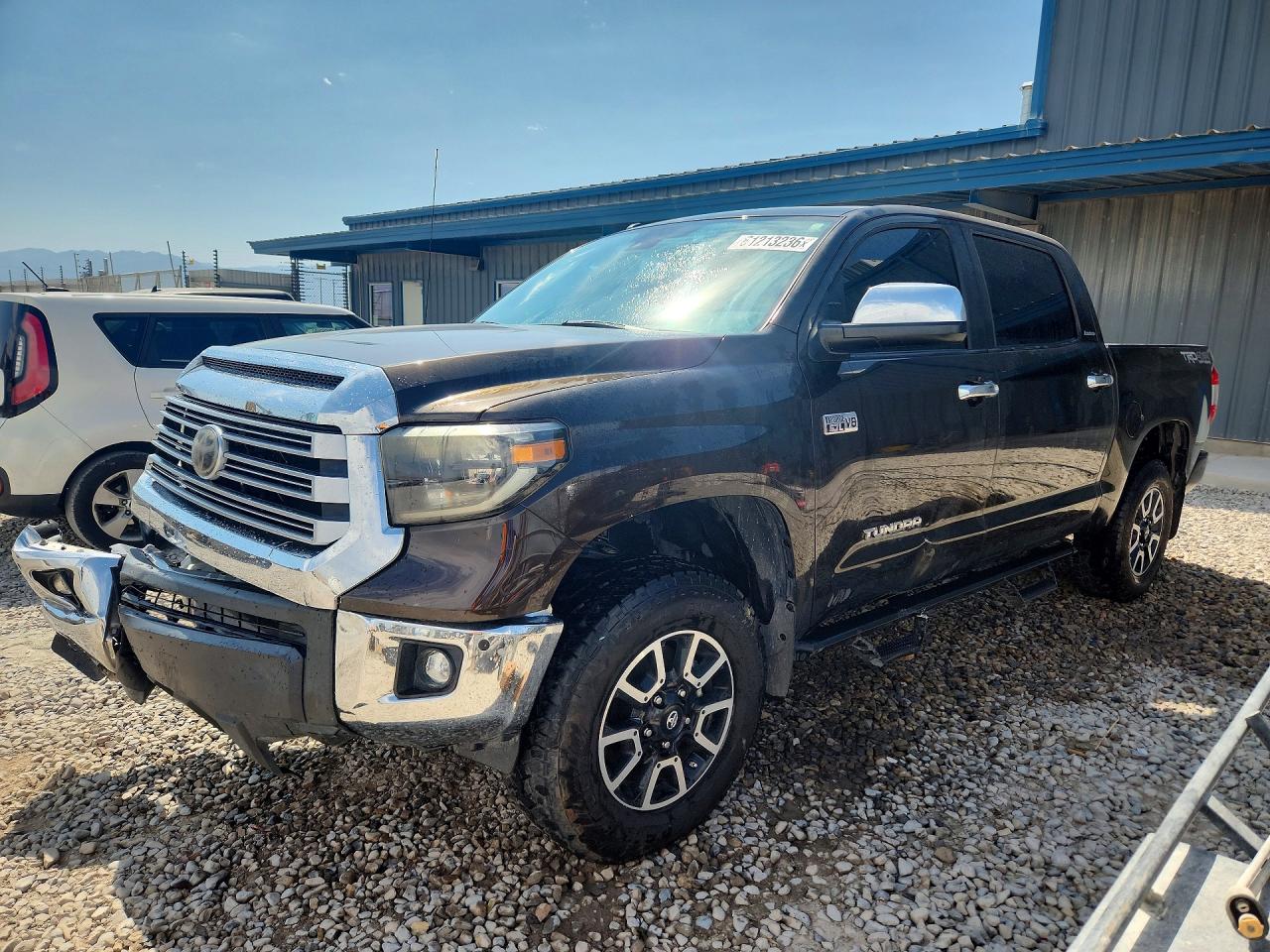5TFHY5F18KX833726 · 2019 TOYOTA TUNDRA
