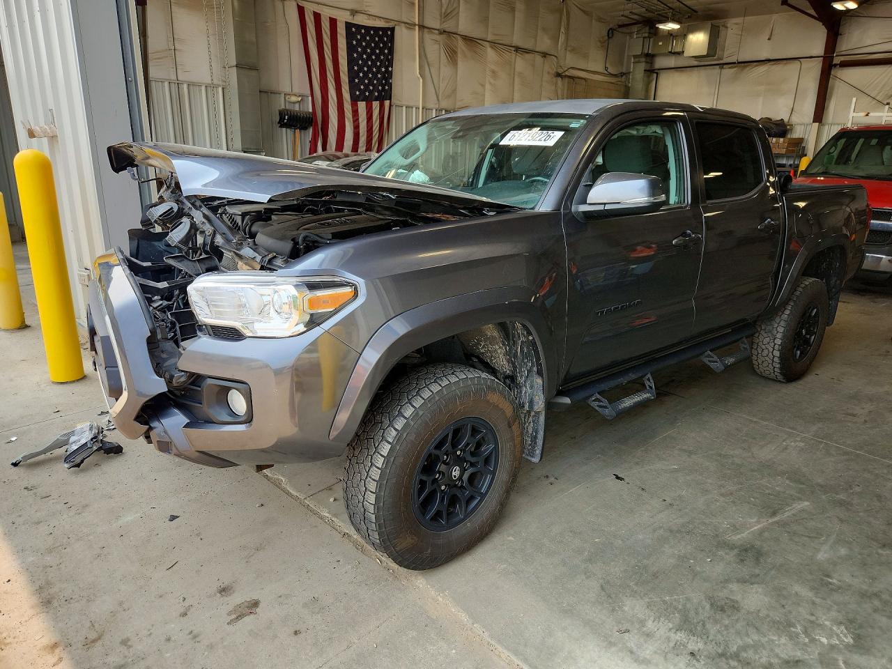 3TMCZ5AN2LM331075 · 2020 TOYOTA TACOMA