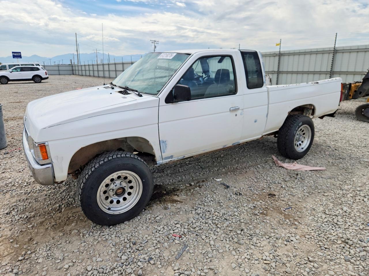 1995 NISSAN TRUCK