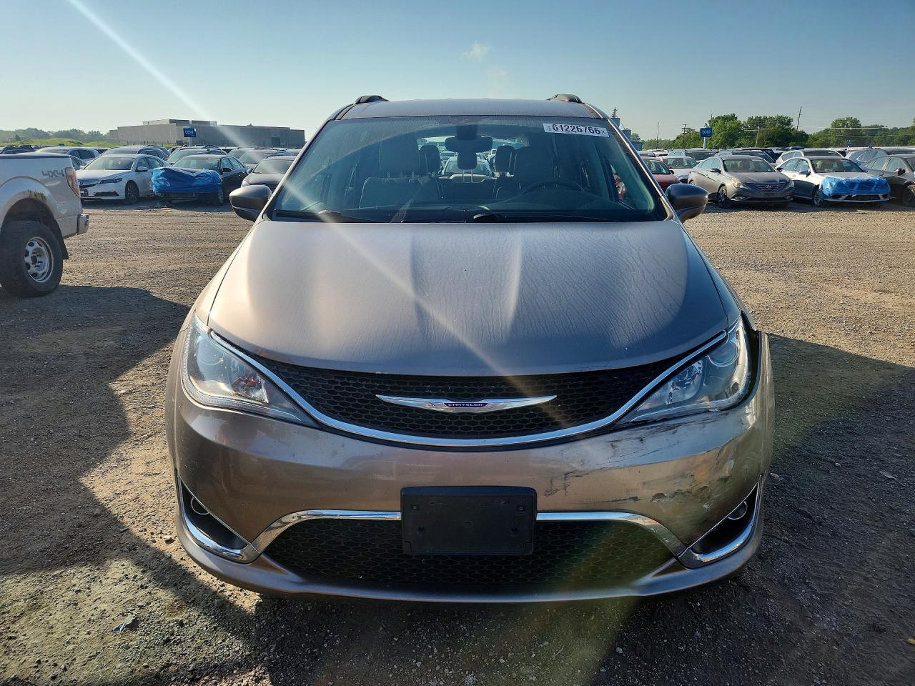 2C4RC1BG8HR839717 · 2017 CHRYSLER PACIFICA · 5/13