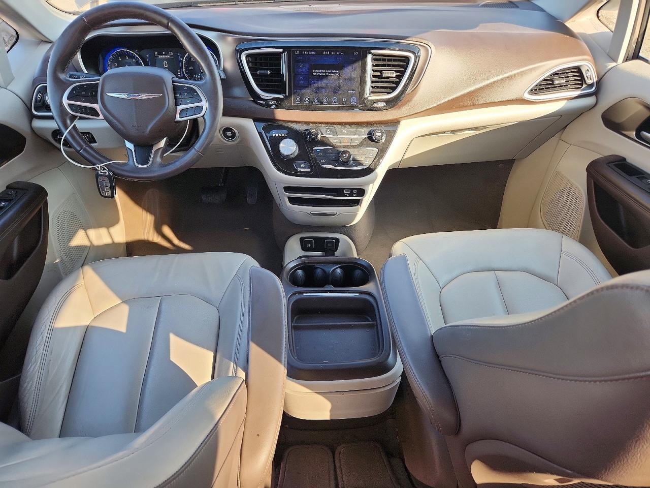 2C4RC1BG8HR839717 · 2017 CHRYSLER PACIFICA · 8/13