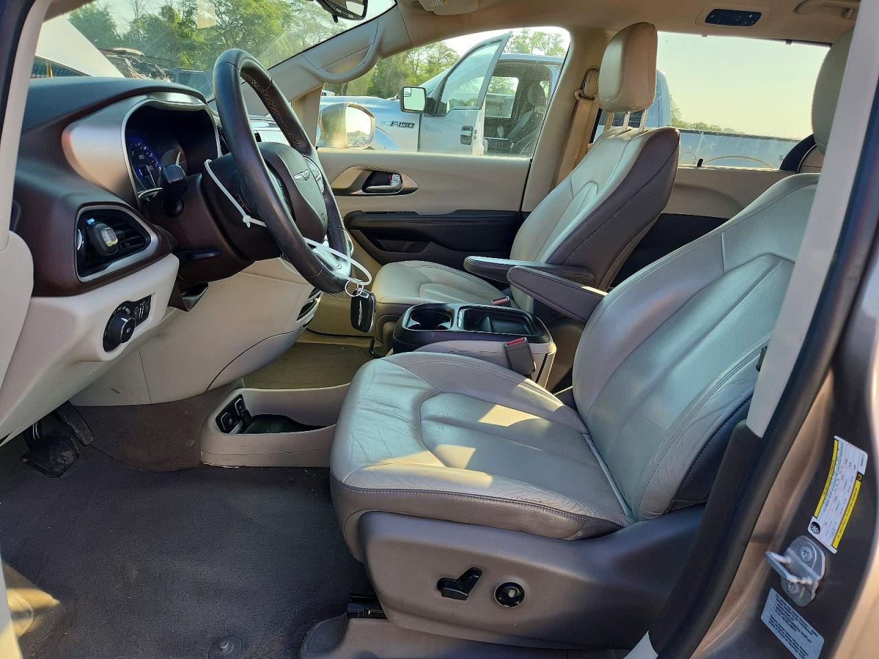 2C4RC1BG8HR839717 · 2017 CHRYSLER PACIFICA · 7/13