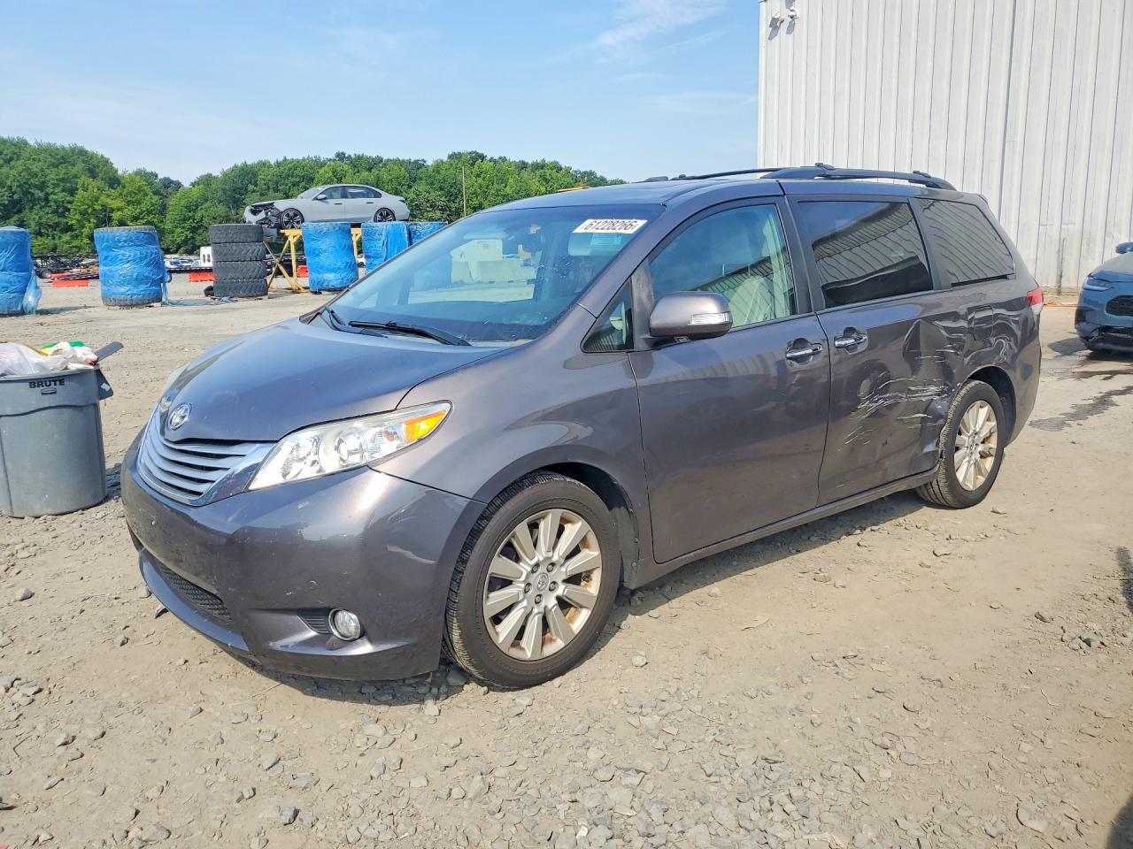 5TDDK3DC7DS059678 · 2013 TOYOTA SIENNA