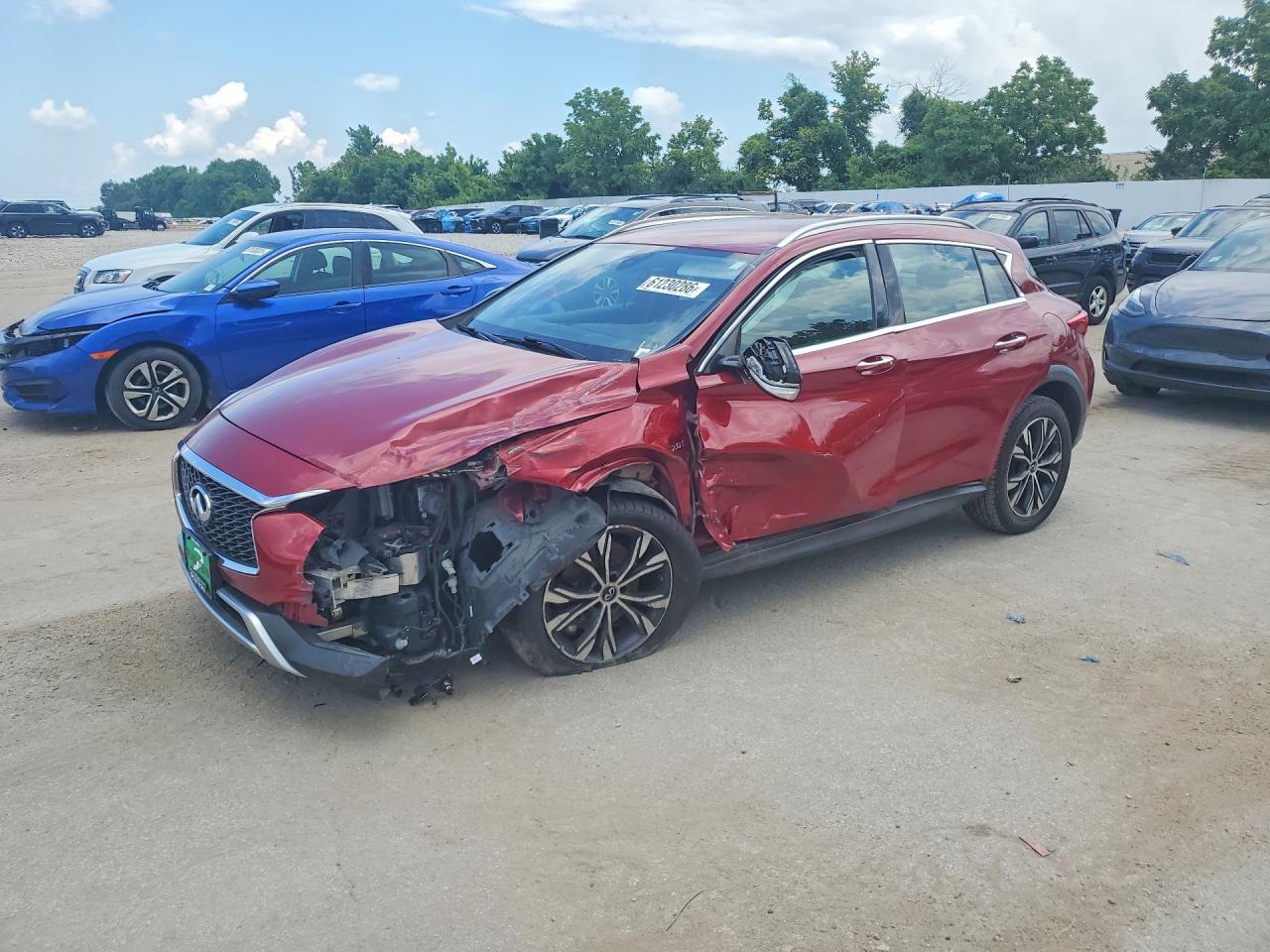 SJKCH5CRXJA050894 · 2018 INFINITI QX30