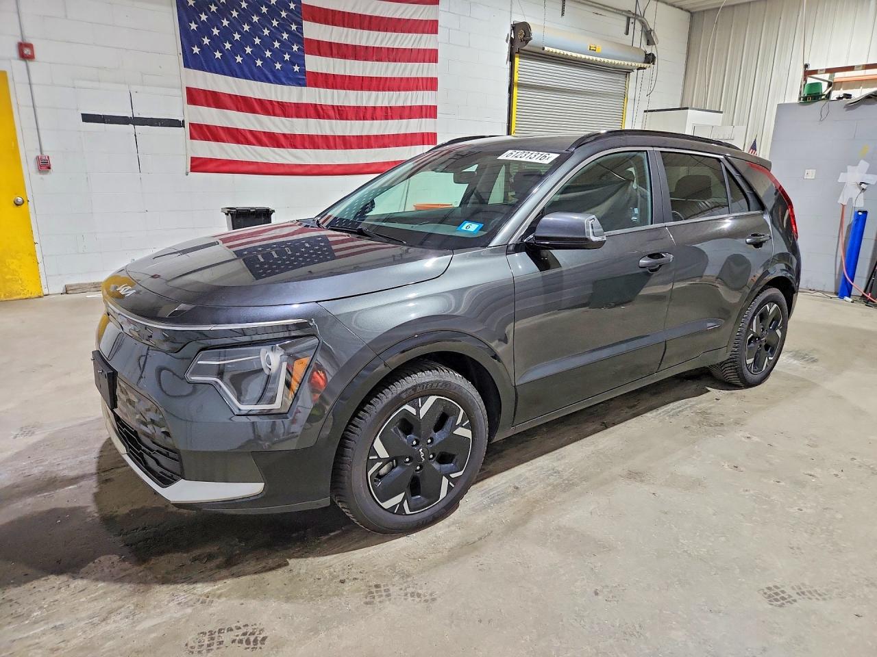 KNDCR3L14P5075533 · 2023 KIA NIRO