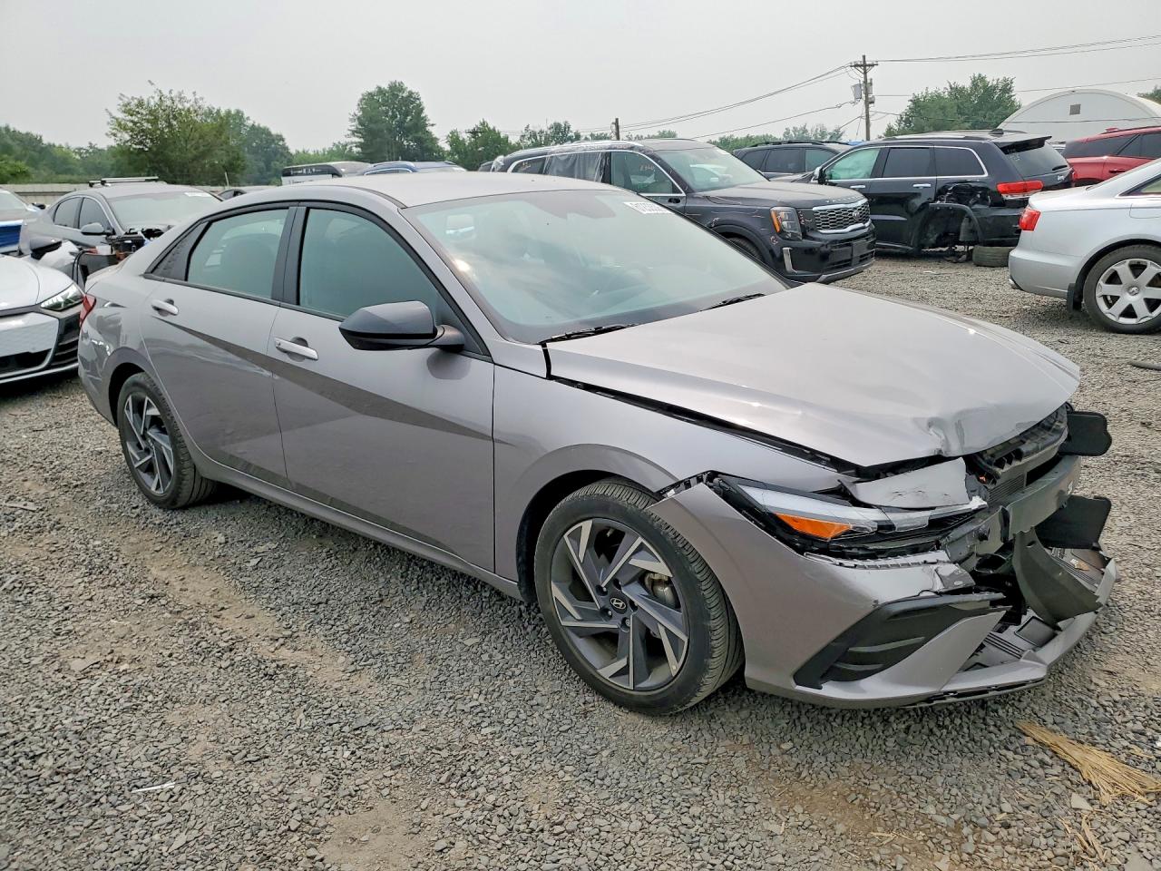 KMHLM4DG5SU903879 · 2025 HYUNDAI ELANTRA · 4/13
