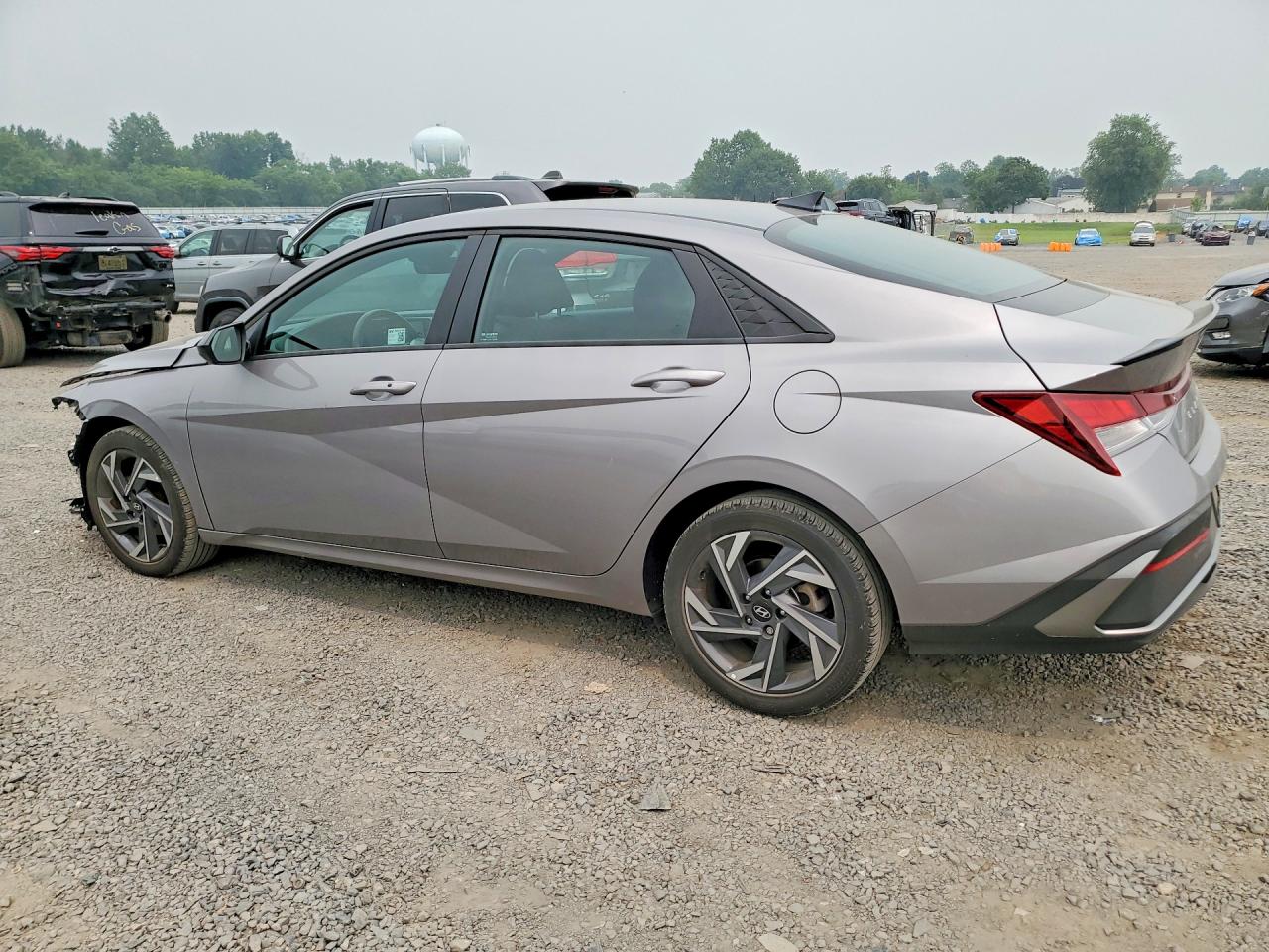 KMHLM4DG5SU903879 · 2025 HYUNDAI ELANTRA · 2/13