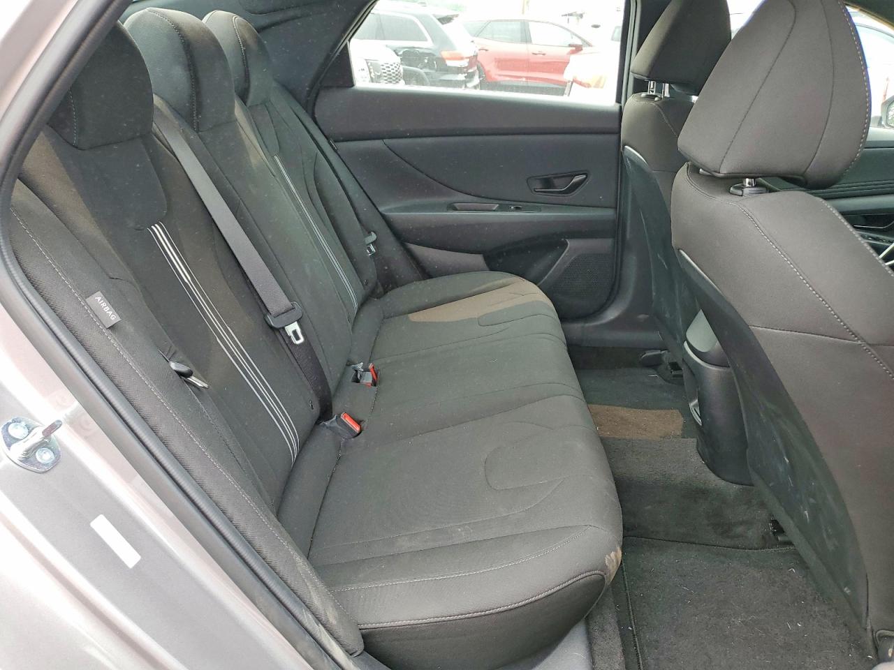 KMHLM4DG5SU903879 · 2025 HYUNDAI ELANTRA · 10/13