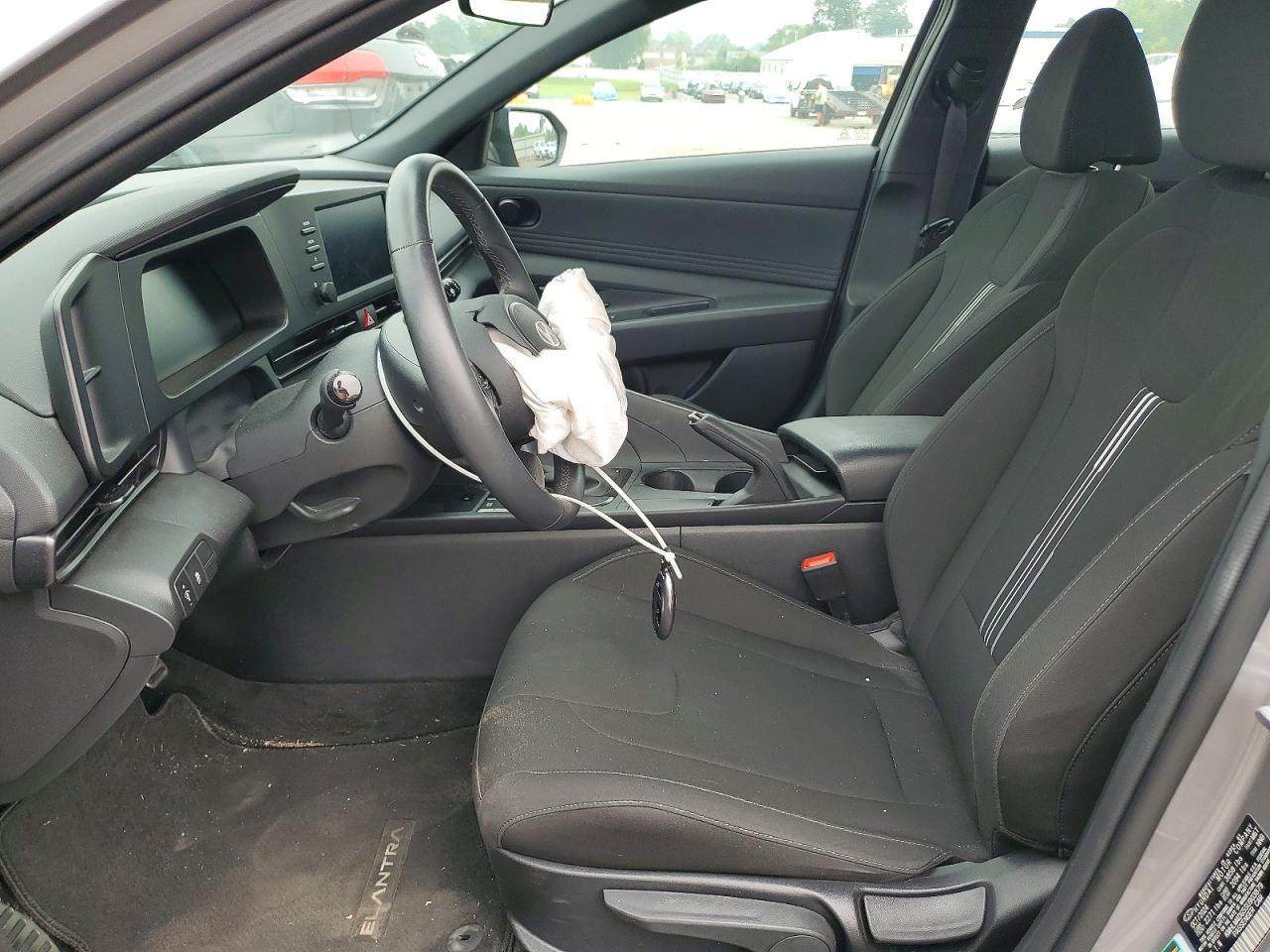 KMHLM4DG5SU903879 · 2025 HYUNDAI ELANTRA · 7/13
