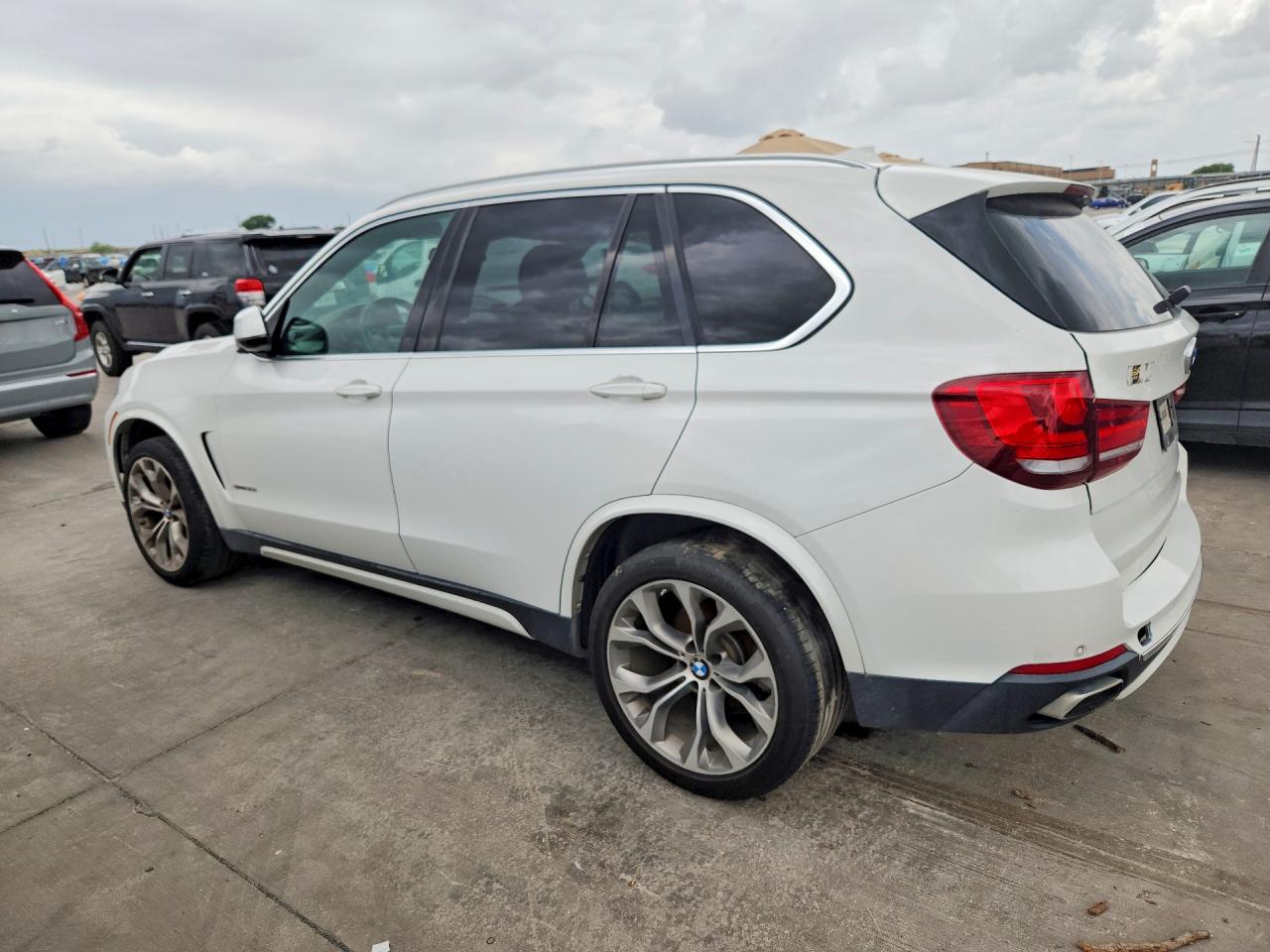 5UXKR2C53J0X10334 · 2018 BMW X5 · 2/12