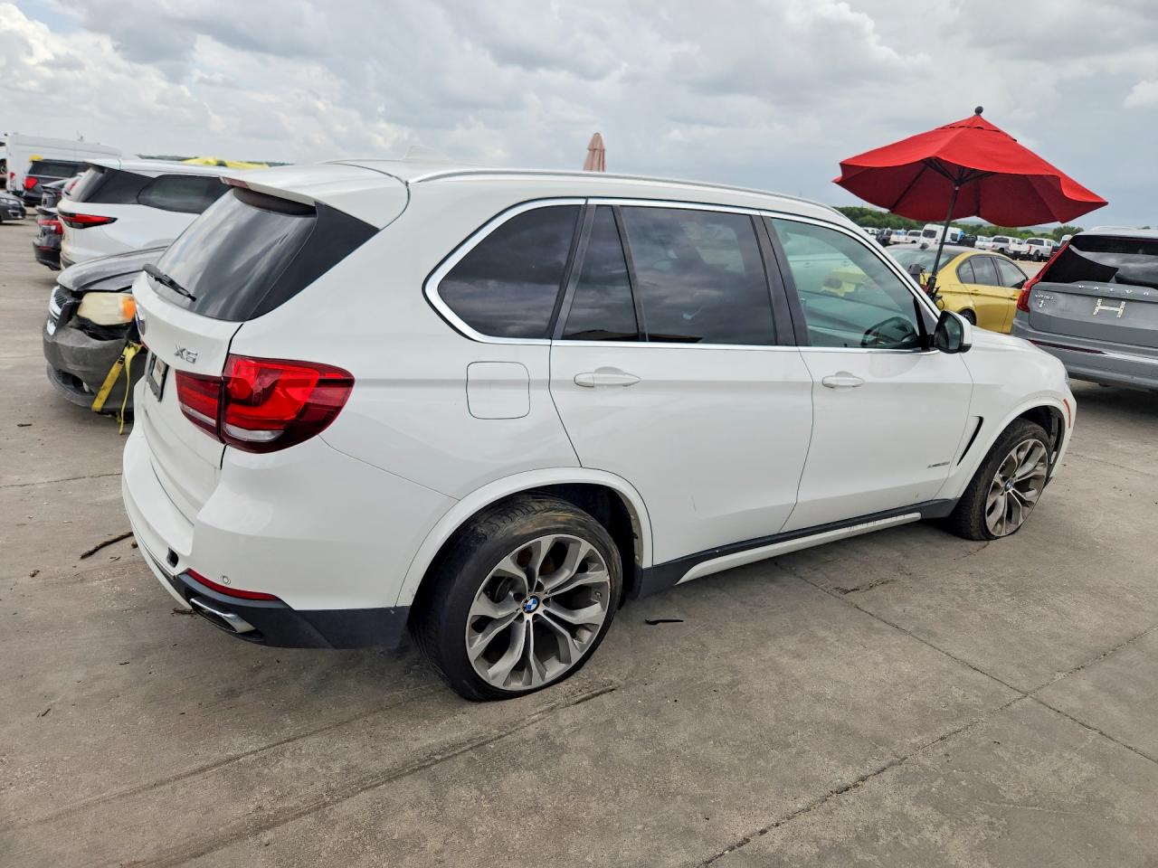 5UXKR2C53J0X10334 · 2018 BMW X5 · 3/12