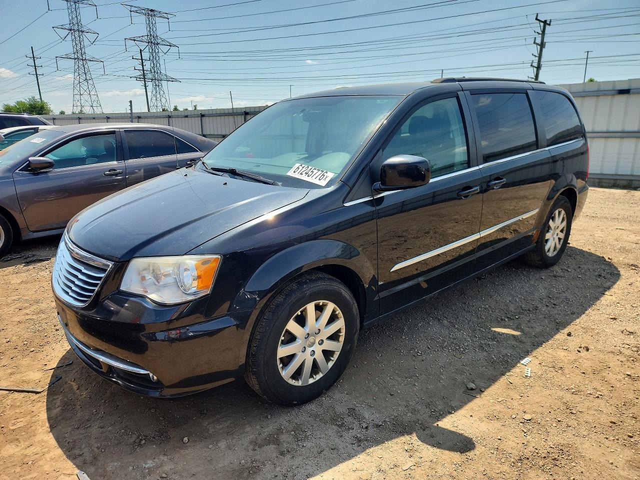 2C4RC1BG0DR645631 · 2013 CHRYSLER TOWN & COUNTRY