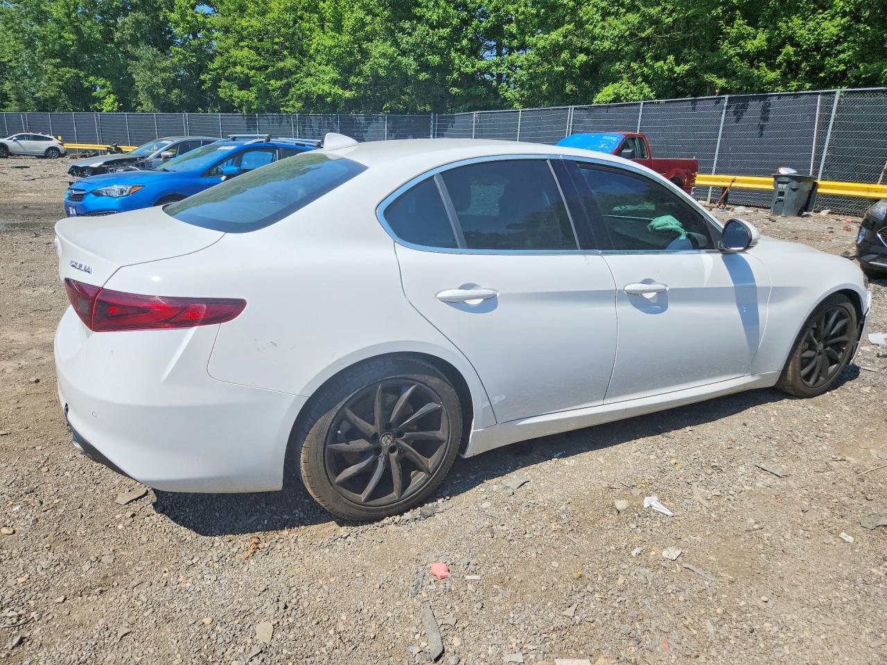 ZARFAEBN3H7555904 · 2017 ALFA ROMEO GIULIA · 3/12