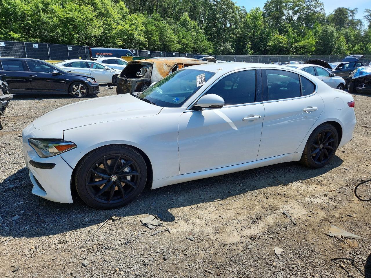 ZARFAEBN3H7555904 · 2017 ALFA ROMEO GIULIA