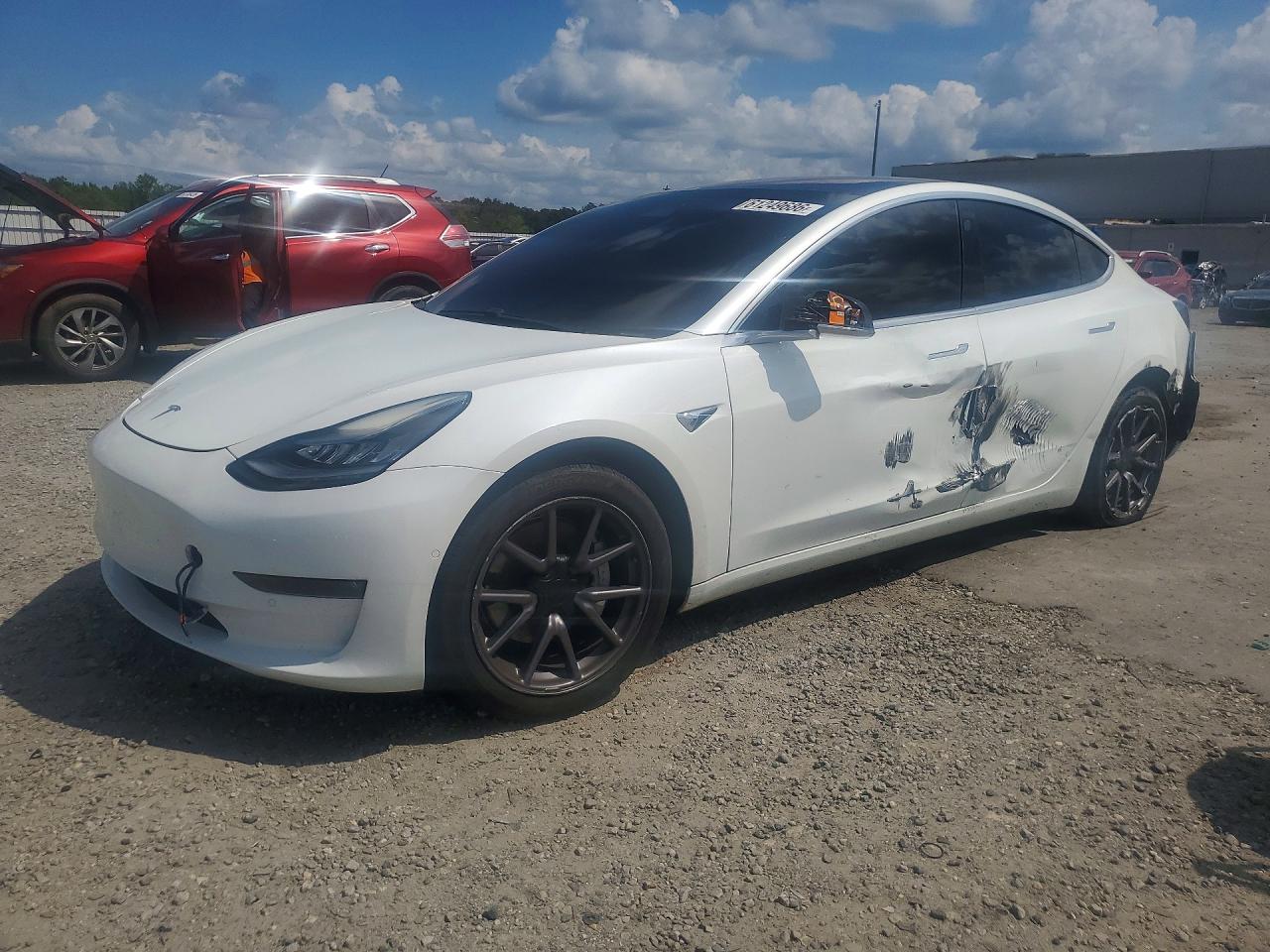 5YJ3E1EA4JF161539 · 2018 TESLA MODEL 3