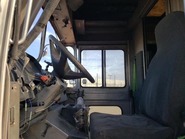 4UZAARDU5DCFB5030 · 2013 FREIGHTLINER CHASSIS · 5/10