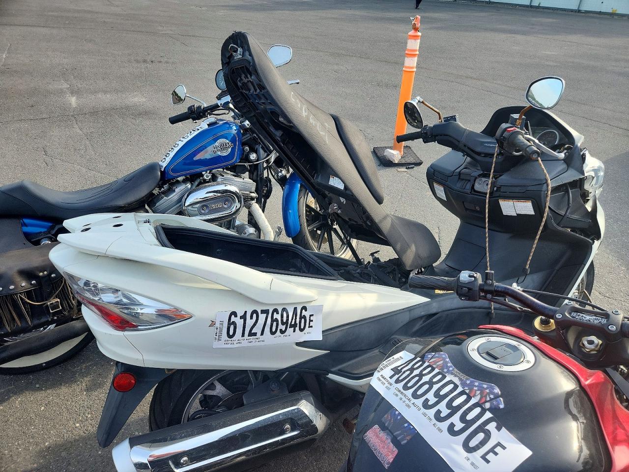 JS1CK44B7B2100818 · 2011 SUZUKI AN400 A