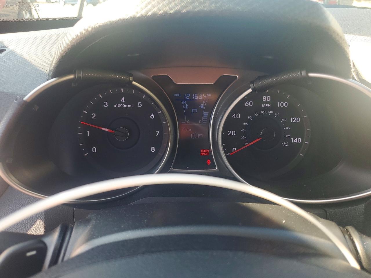 KMHTC6AD8GU277180 · 2016 HYUNDAI VELOSTER · 9/12
