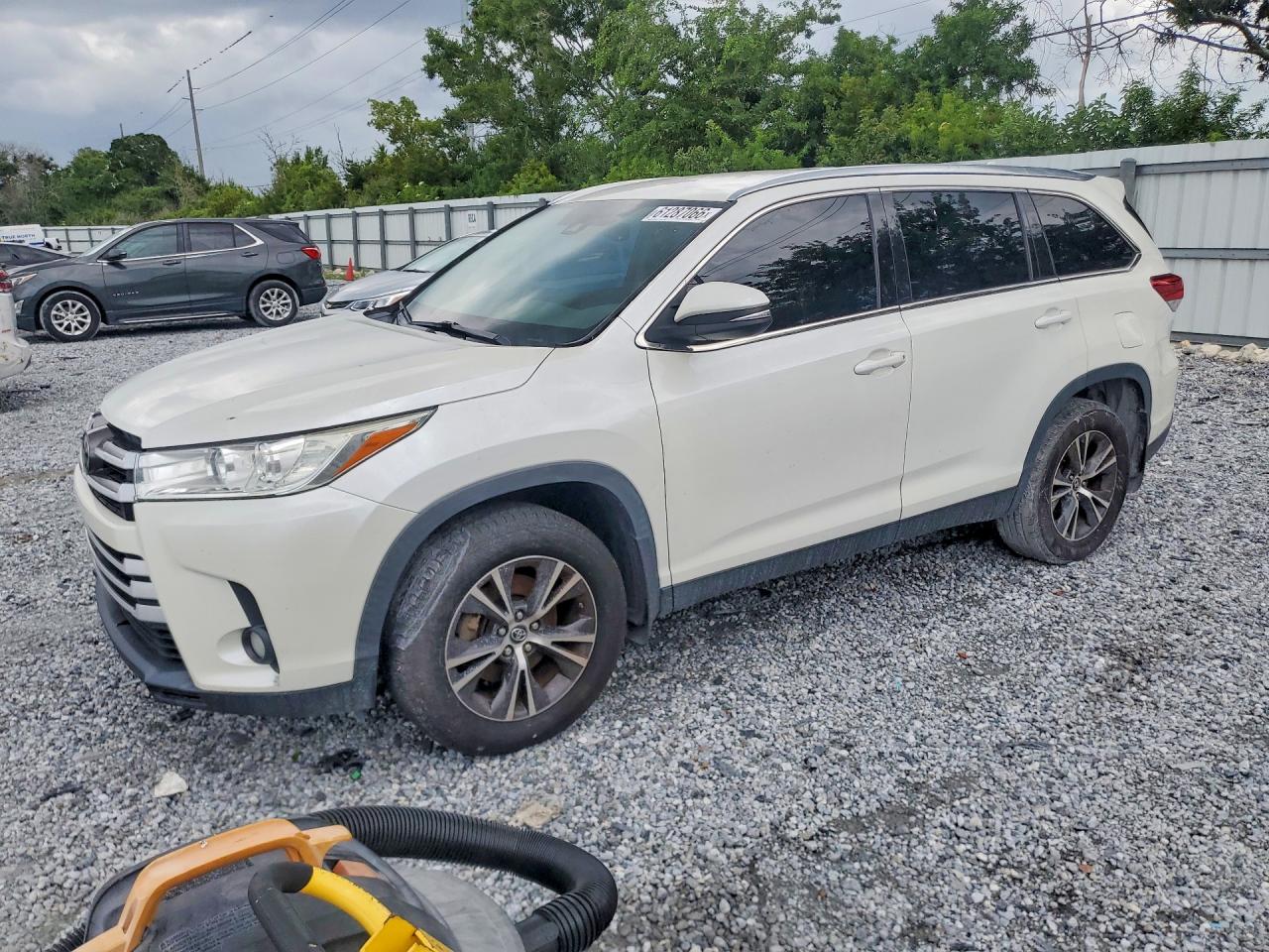 5TDZZRFHXKS328637 · 2019 TOYOTA HIGHLANDER