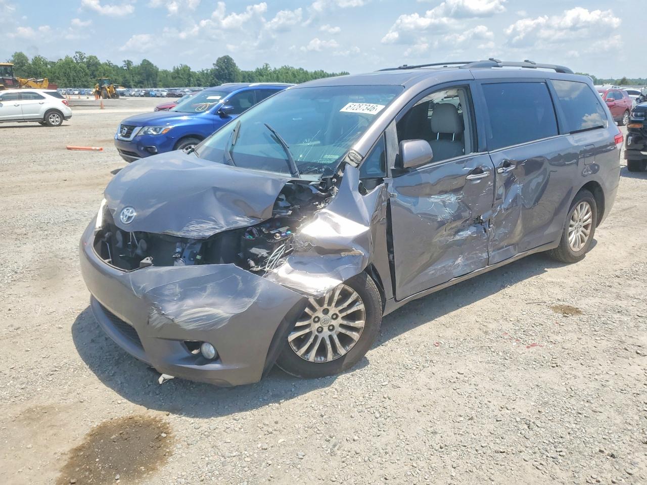 2013 TOYOTA SIENNA