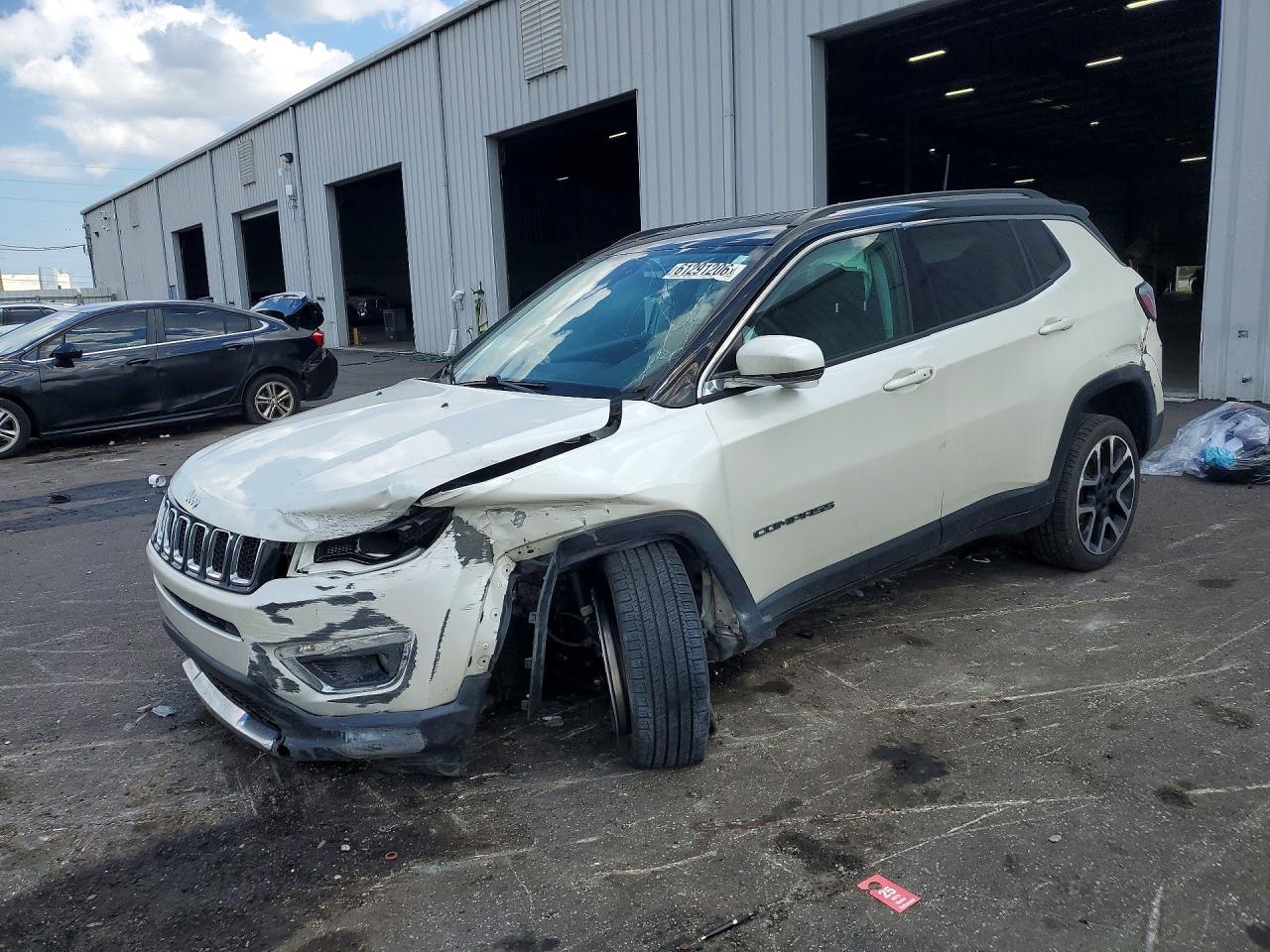 3C4NJDCB7JT246636 · 2018 JEEP COMPASS