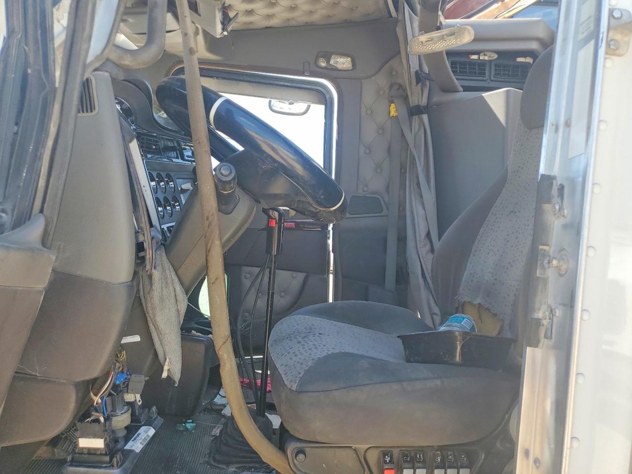 1XKAD49X8EJ401060 · 2014 KENWORTH CONSTRUCTION · 7/14