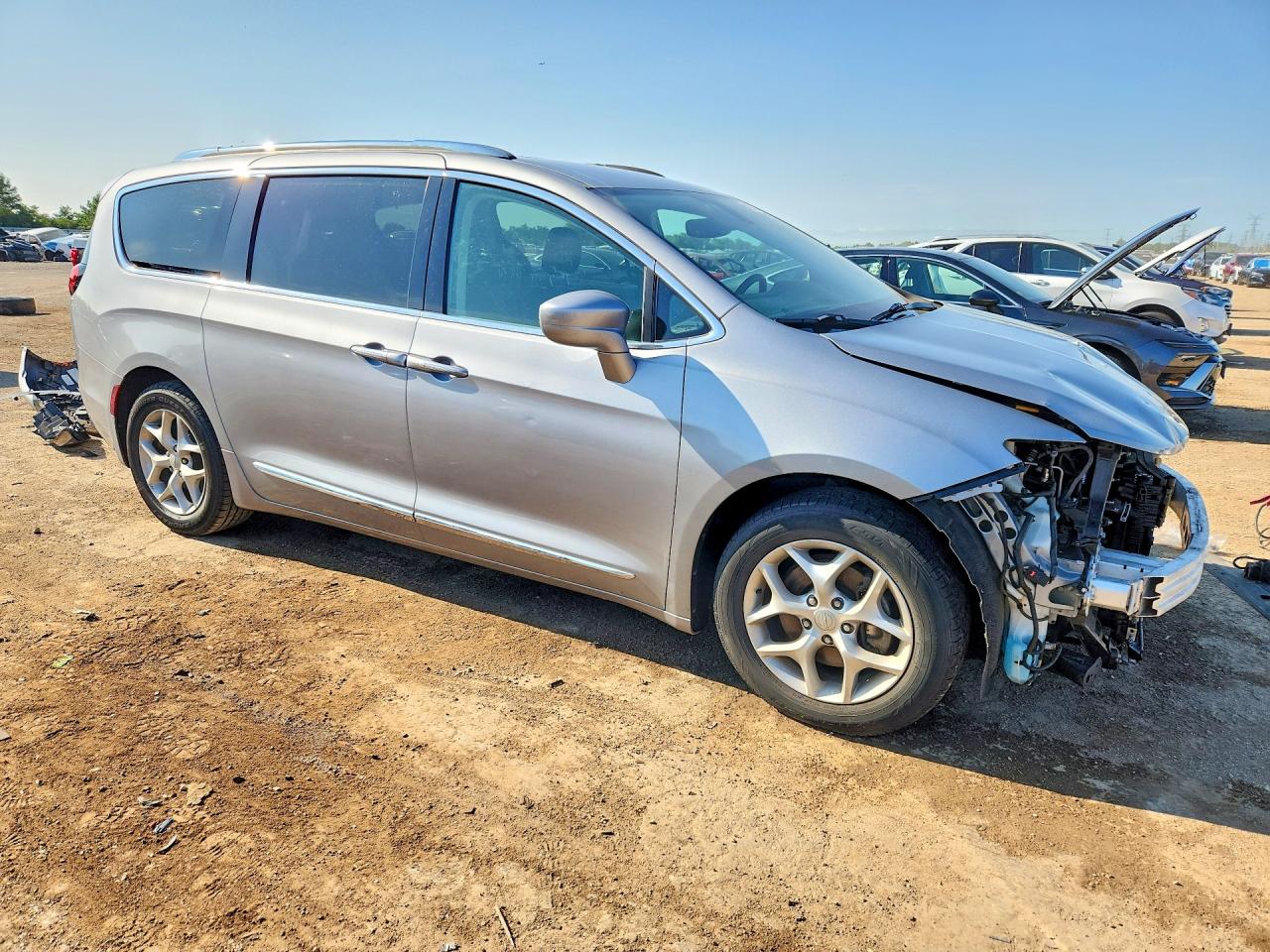 2C4RC1EG1JR294252 · 2018 CHRYSLER PACIFICA · 4/14