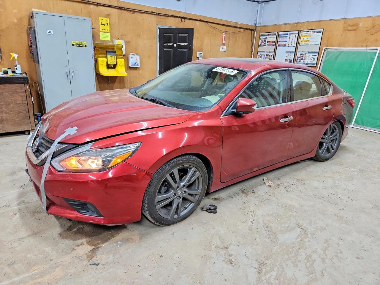 1N4BL3AP4GC128141 · 2016 NISSAN ALTIMA